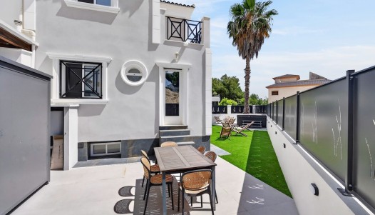 Resale - Villa / Semi-detached - Villamartin - Res. Las Filipinas