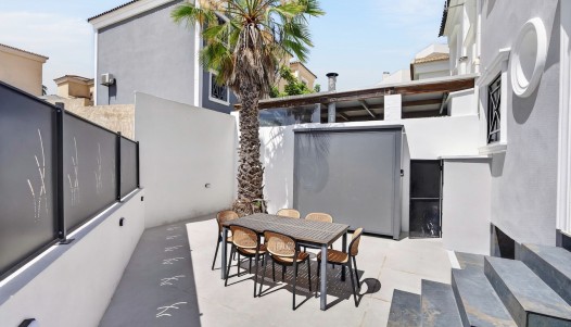 Resale - Villa / Semi-detached - Villamartin - Res. Las Filipinas