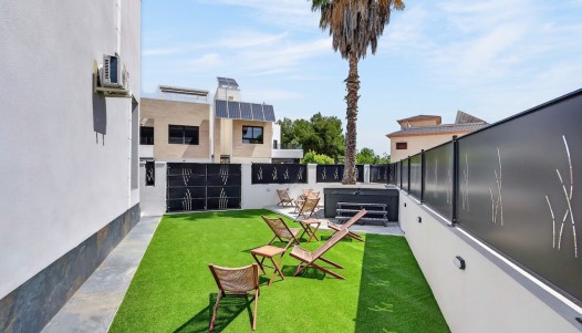 Resale - Villa / Semi-detached - Villamartin - Res. Las Filipinas