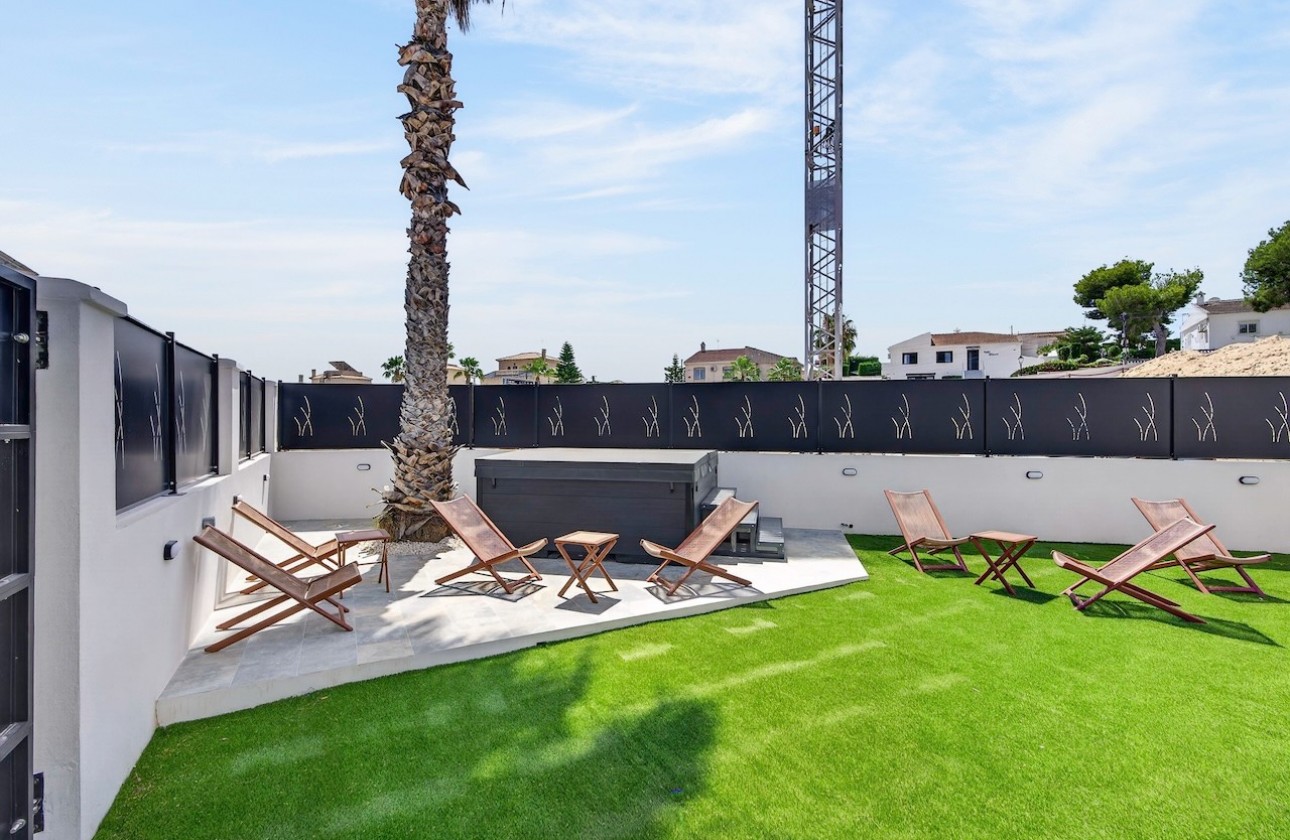Resale - Villa / Semi-detached - Villamartin - Res. Las Filipinas