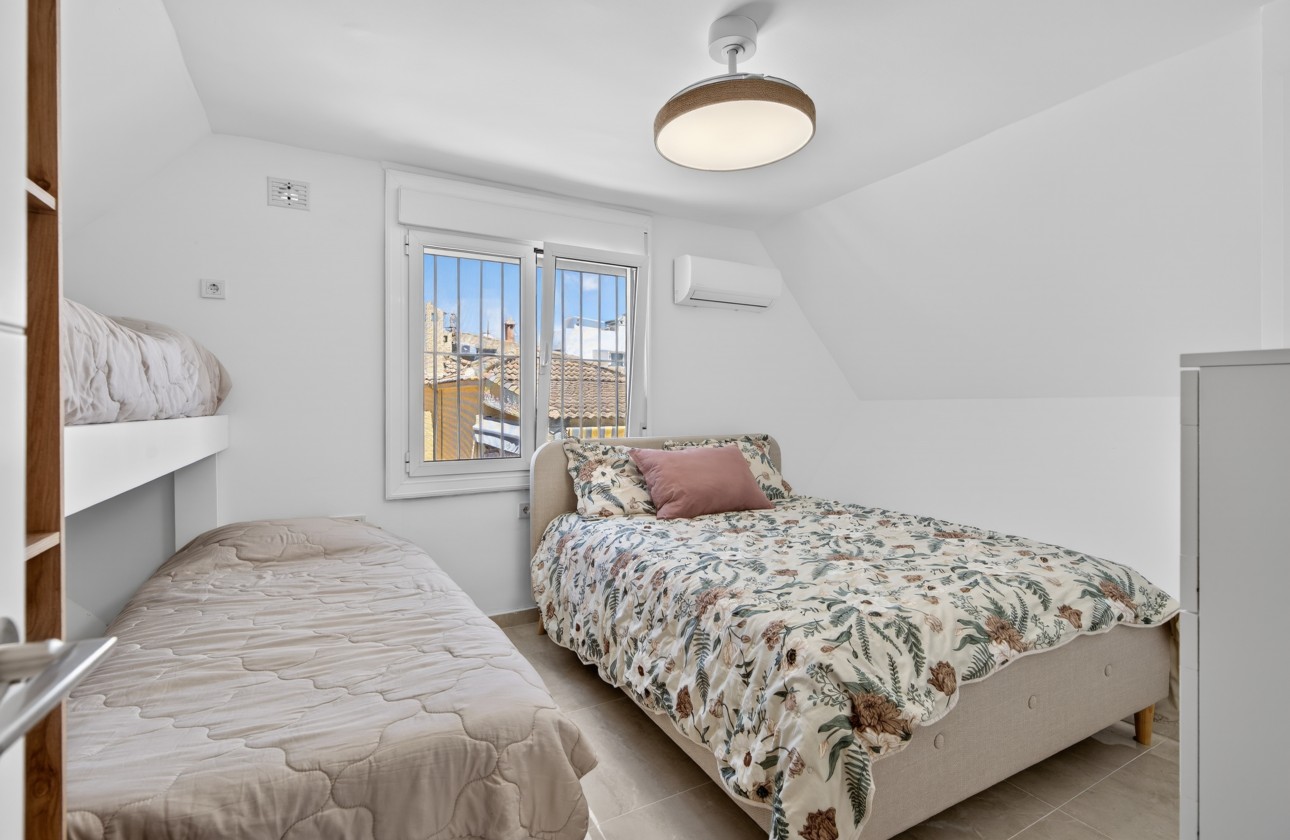 Resale - Villa - Torrevieja - Playa de los Locos