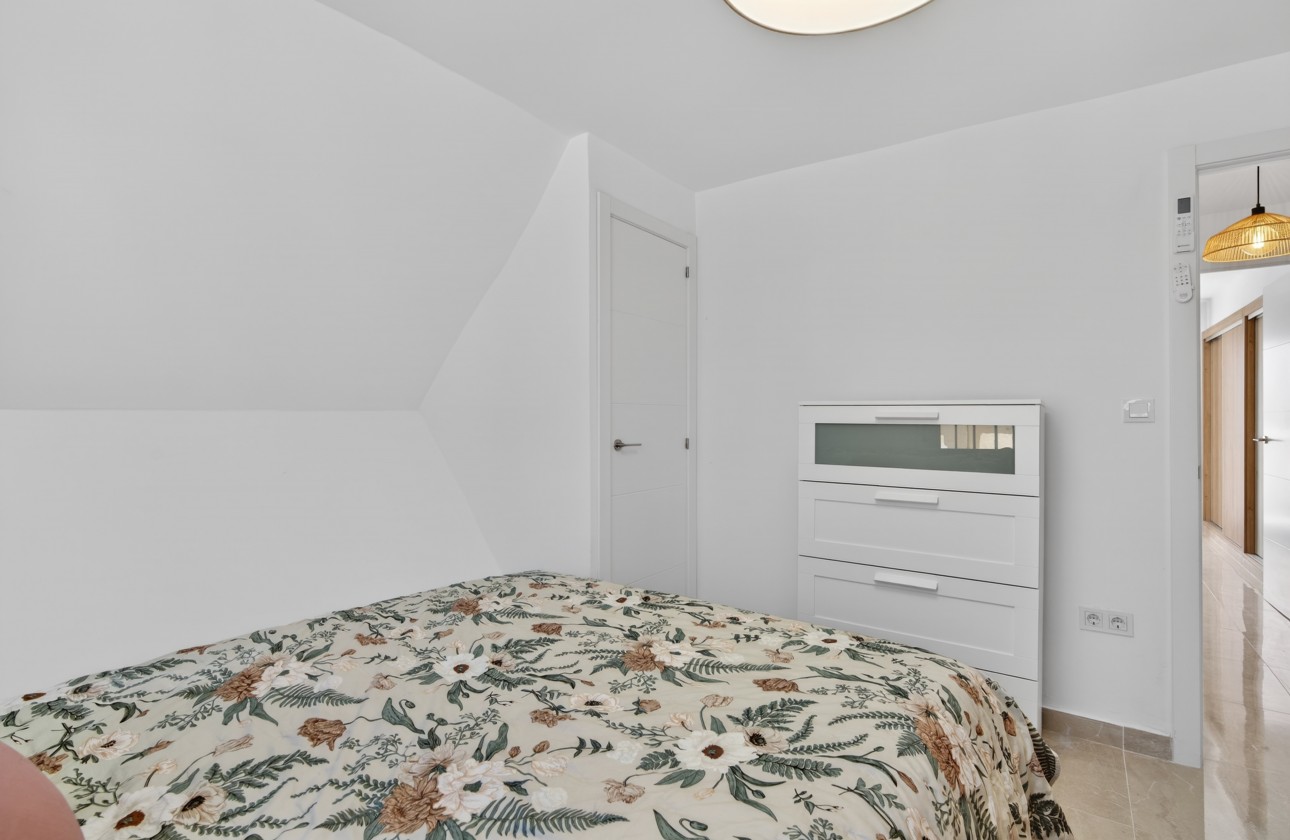 Resale - Villa - Torrevieja - Playa de los Locos
