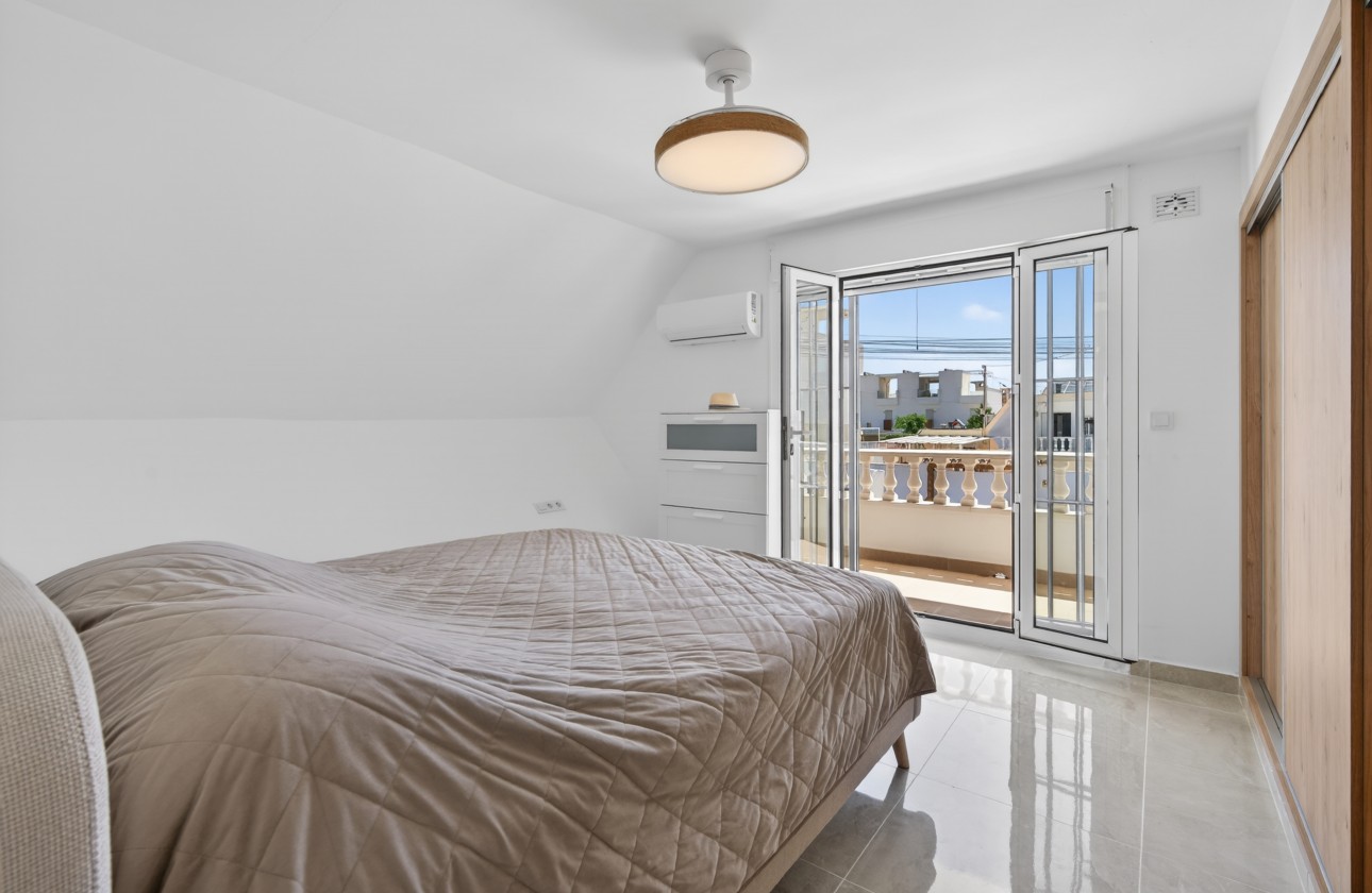 Resale - Villa - Torrevieja - Playa de los Locos