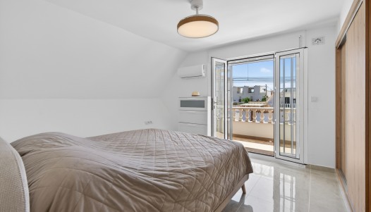 Resale - Villa - Torrevieja - Playa de los Locos
