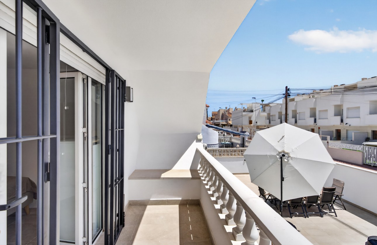 Resale - Villa - Torrevieja - Playa de los Locos