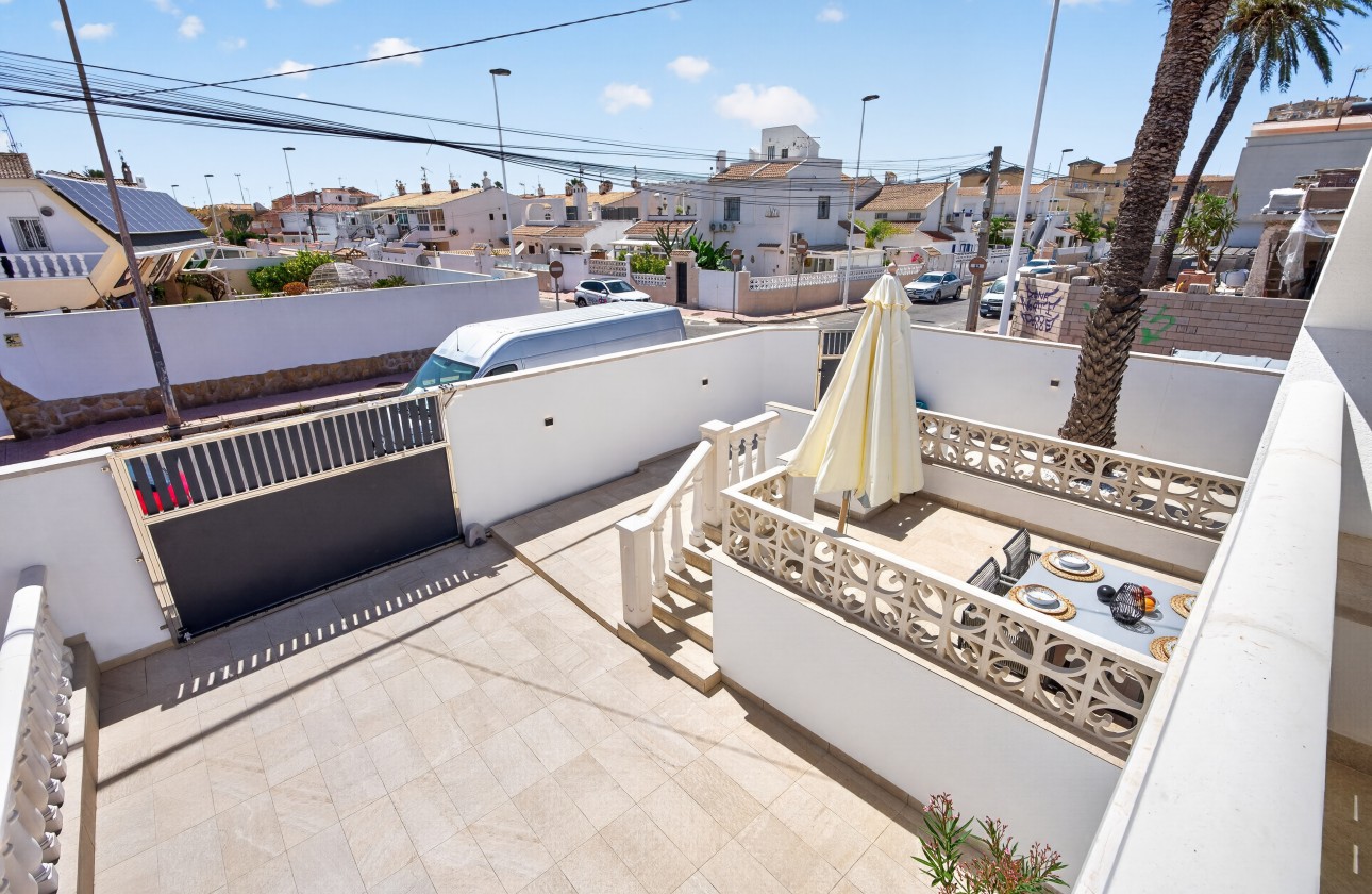 Resale - Villa - Torrevieja - Playa de los Locos