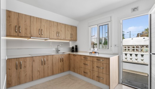 Resale - Villa - Torrevieja - Playa de los Locos