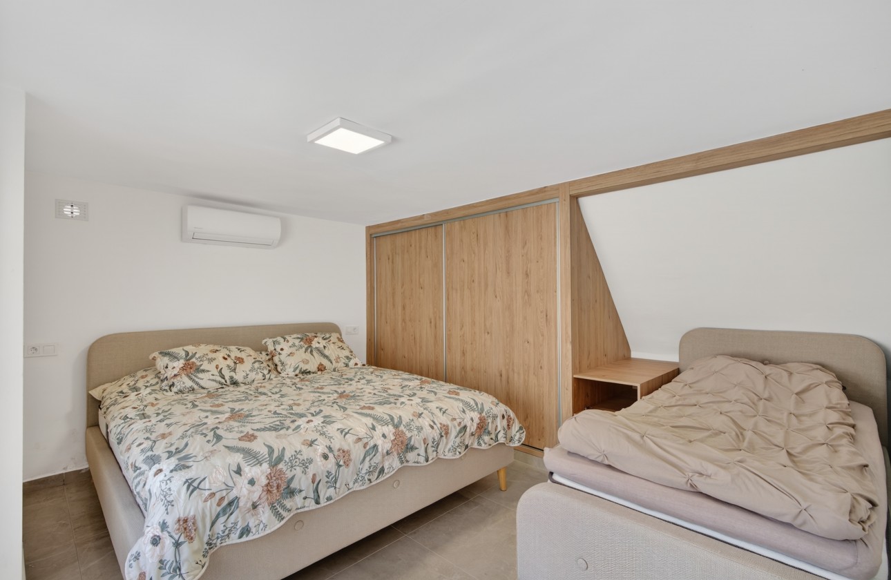 Resale - Villa - Torrevieja - Playa de los Locos
