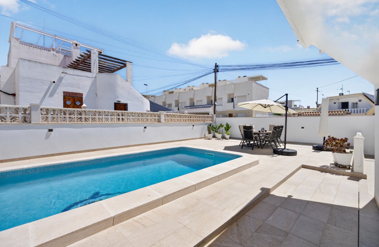 Resale - Villa - Torrevieja - Playa de los Locos