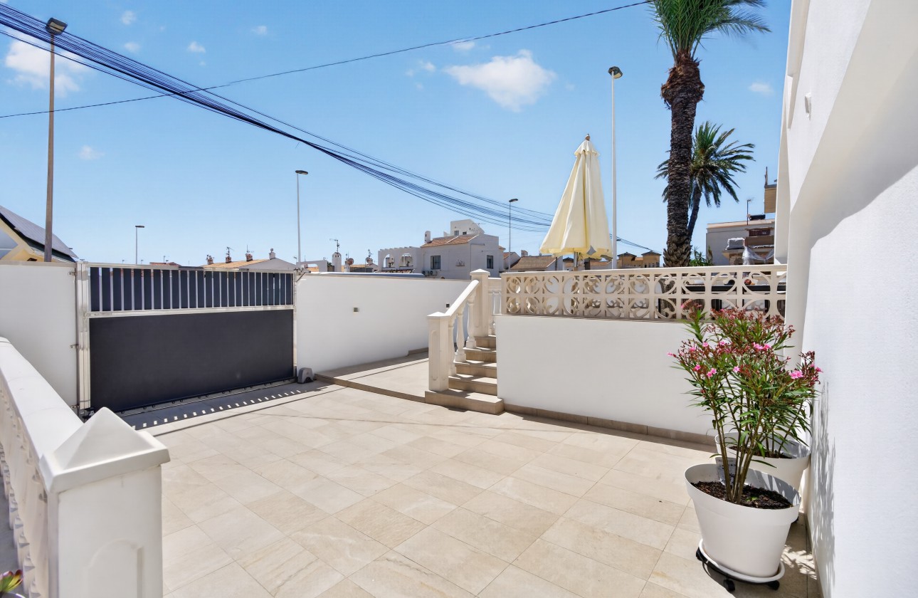 Resale - Villa - Torrevieja - Playa de los Locos