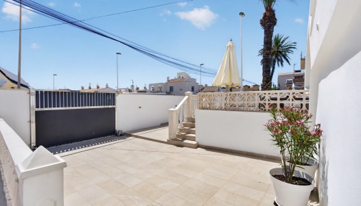 Resale - Villa - Torrevieja - Playa de los Locos