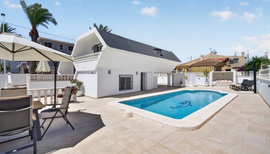 Resale - Villa - Torrevieja - Playa de los Locos