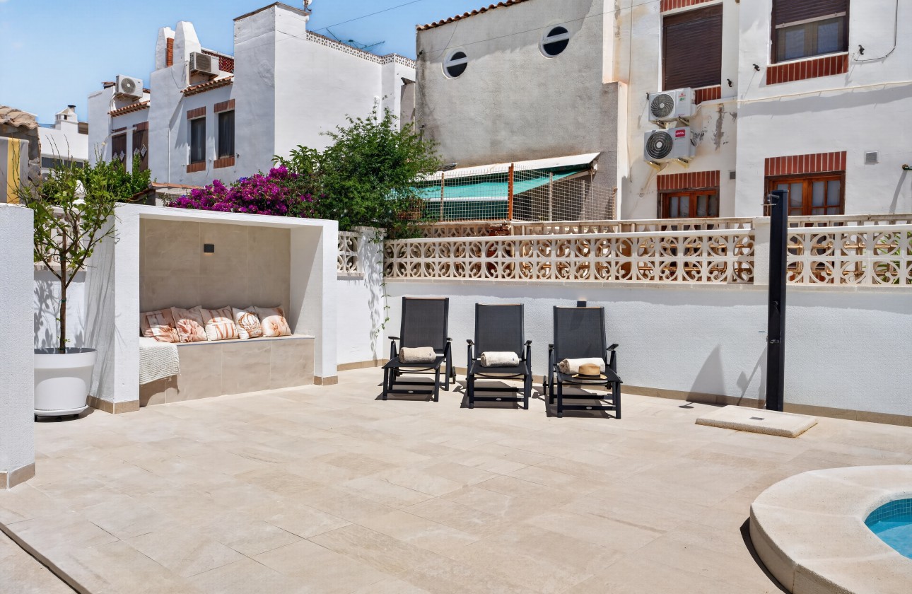 Resale - Villa - Torrevieja - Playa de los Locos