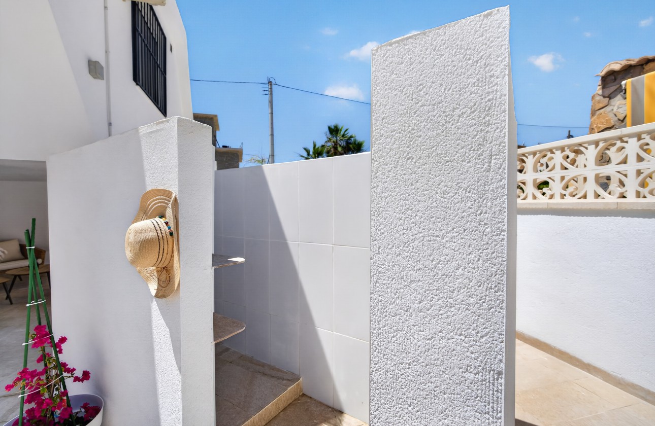 Resale - Villa - Torrevieja - Playa de los Locos
