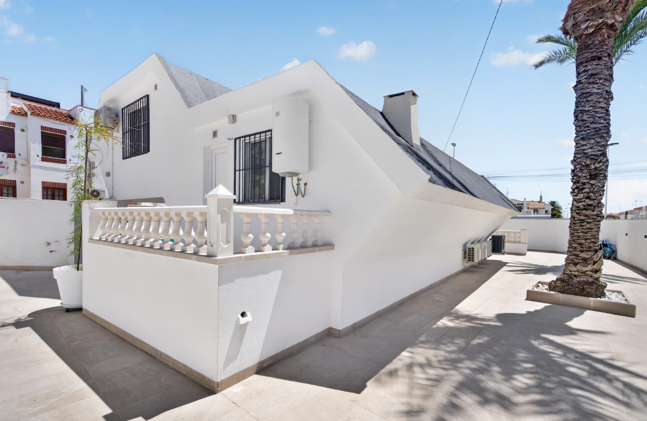 Resale - Villa - Torrevieja - Playa de los Locos