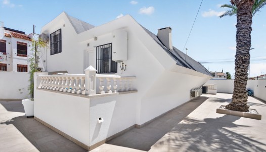 Resale - Villa - Torrevieja - Playa de los Locos