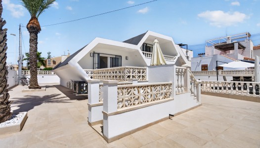 Resale - Villa - Torrevieja - Playa de los Locos