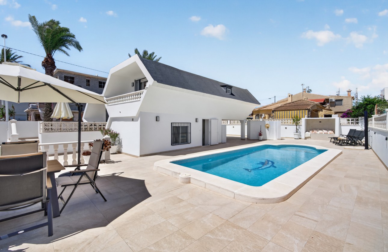 Resale - Villa - Torrevieja - Playa de los Locos
